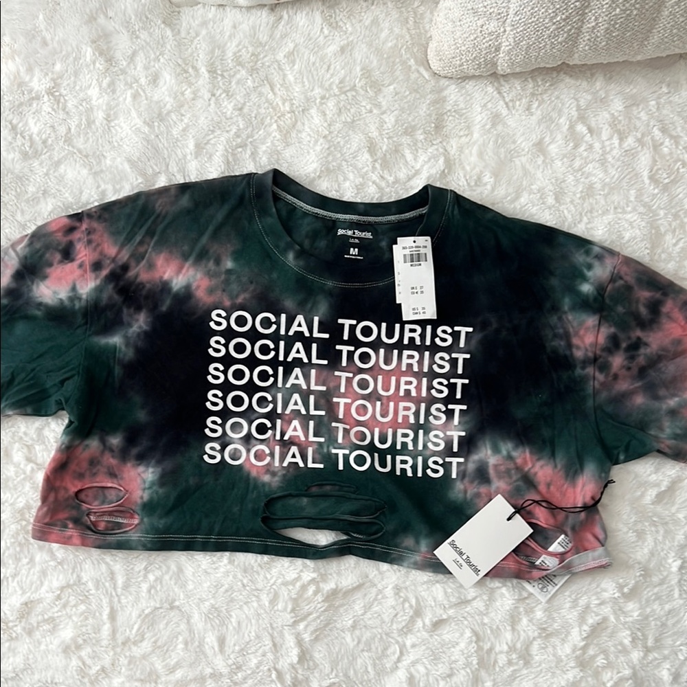 Social Tourist Distressed Crop Top Size M